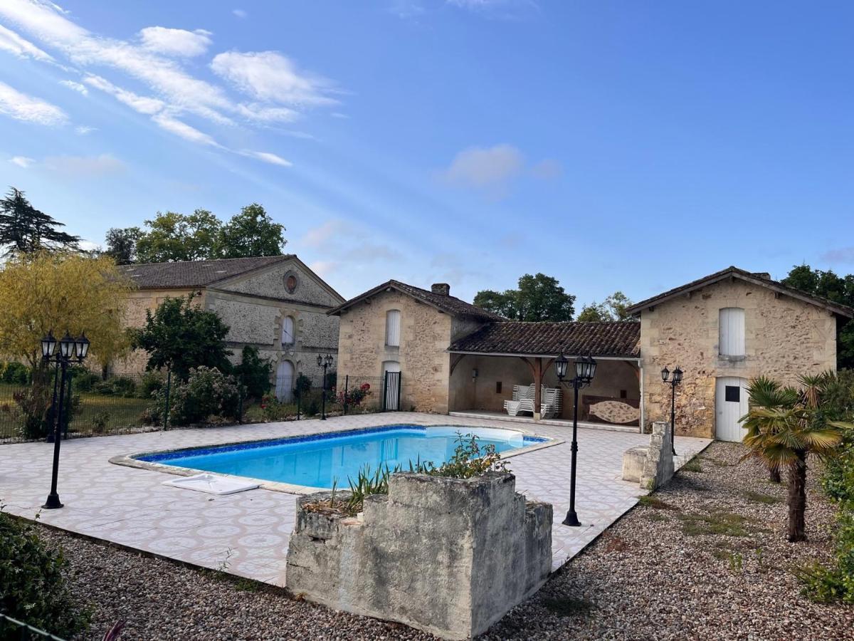 ancien chai rénové dans un parc clos de 3 hectares Lamothe-Montravel Exterior foto